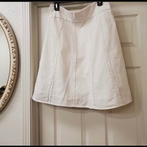 Cato ladies linen skirt is a size 8.